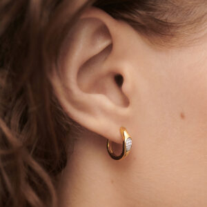 The New Essentials Onda earrings